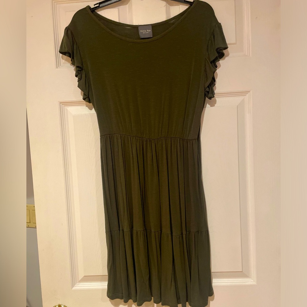⭐️3/$15⭐️Olive green babydoll style dress in large